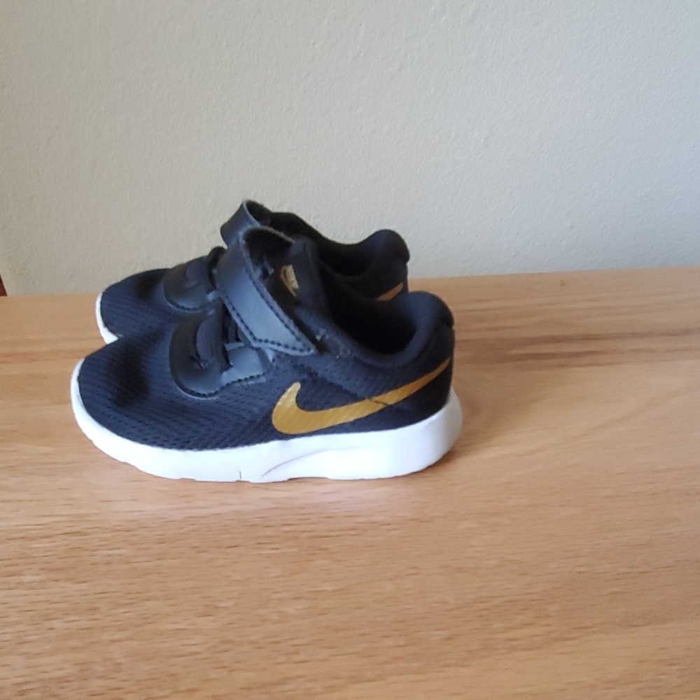 Nike Tanjun Girls Running Shoes Toddler